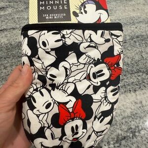Disney Minnie Mouse Black and White Mini Mitts with Red Accents